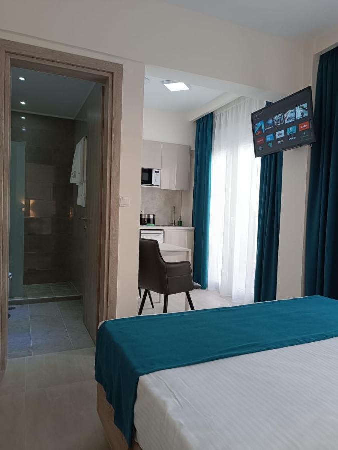 Navarino Luxe Suites With Sea View Peraía Zewnętrze zdjęcie