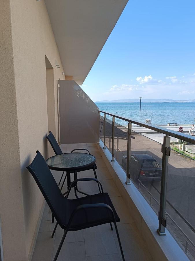 Navarino Luxe Suites With Sea View Peraía Zewnętrze zdjęcie