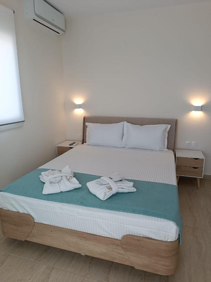 Navarino Luxe Suites With Sea View Peraía Zewnętrze zdjęcie