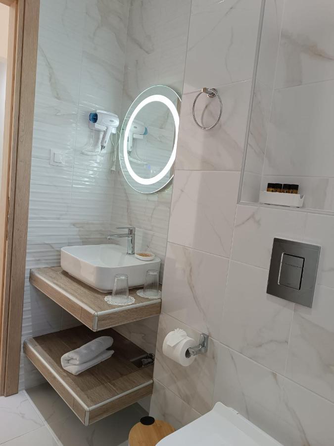 Navarino Luxe Suites With Sea View Peraía Zewnętrze zdjęcie